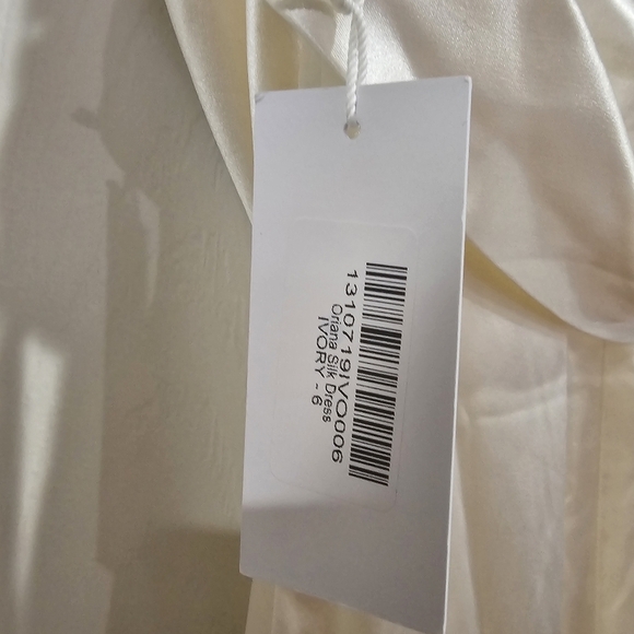 Reformation Oriana Silk Dress - Picture 4 of 7